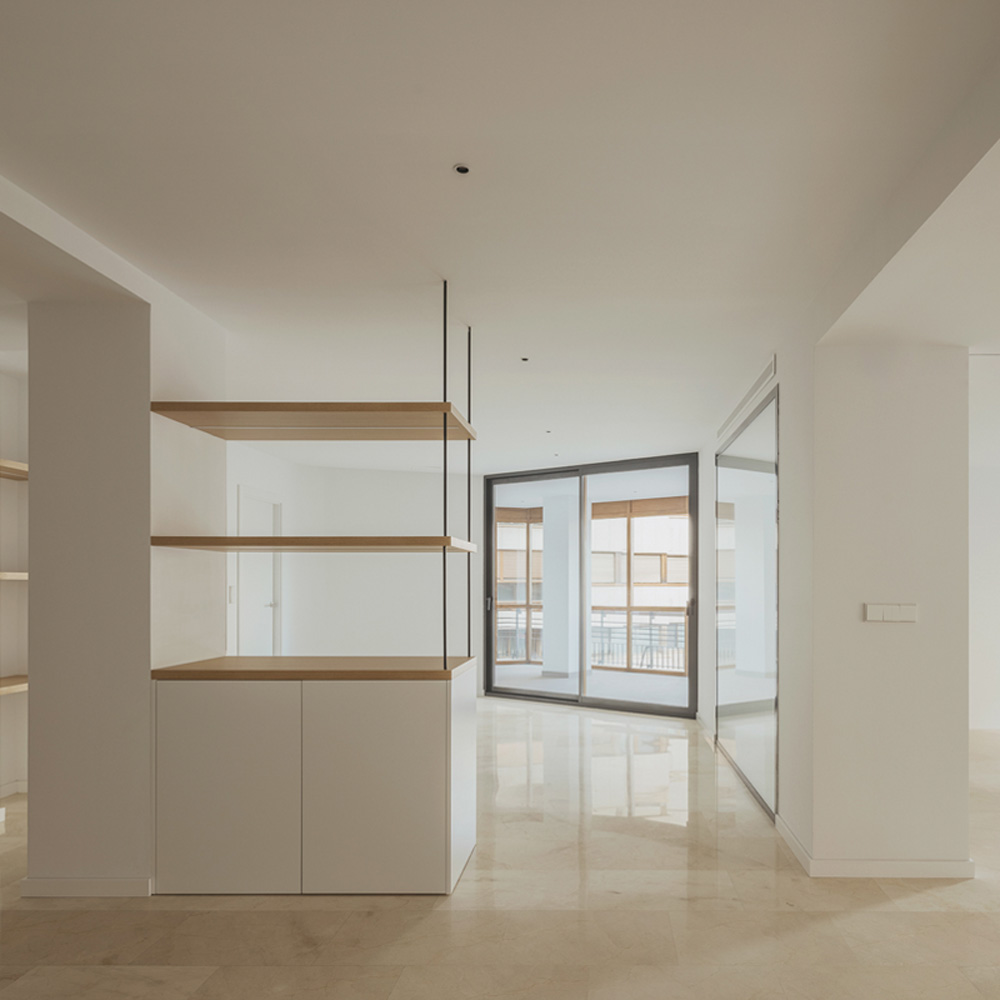 Portada del proyecto Casa La Roqueta, cambio de uso de oficina a vivienda en el barrio de La Roqueta, Valencia